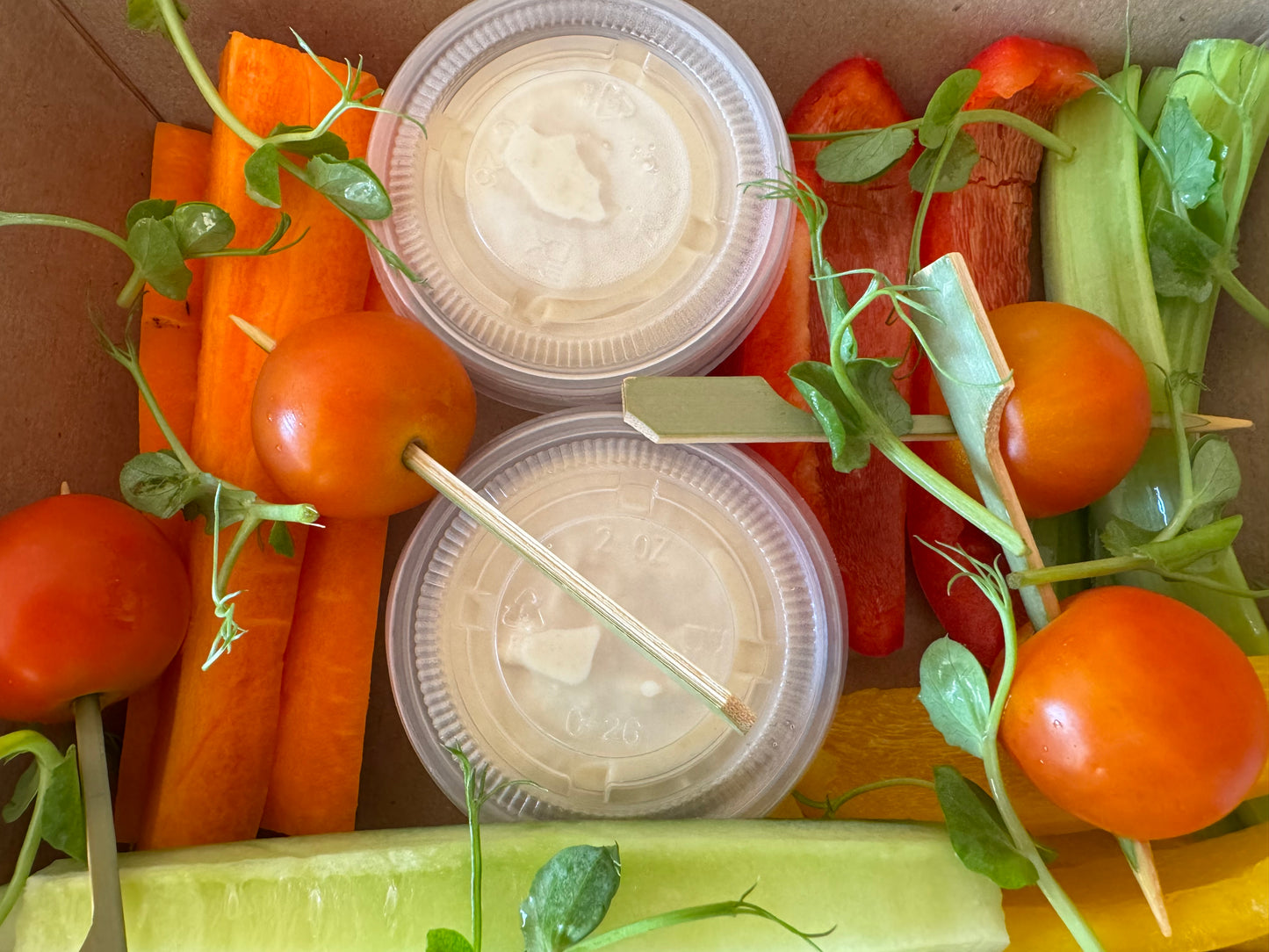 Vegetable Crudités With Houmous