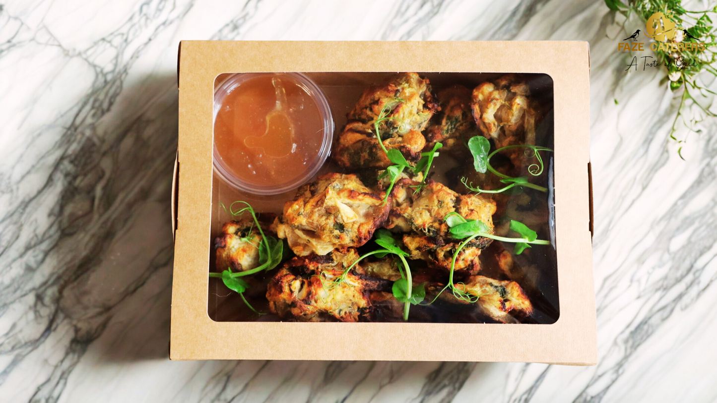 Spinach Pakora With Mango Chutney